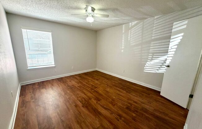 2 beds, 1 bath, 900 sqft, $1,299, Unit ELP2202-131