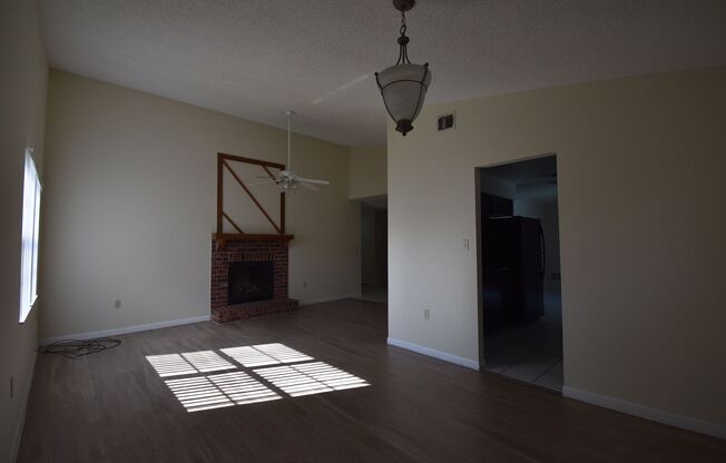 APOPKA: 3 bed/2 bath POOL HOME - AVAILABLE AUGUST 17th!