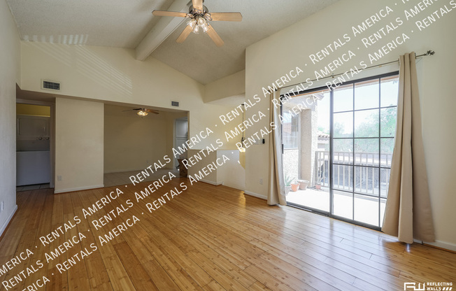 925 N COLLEGE AVE