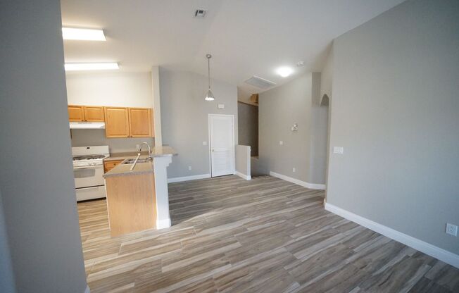 2 beds, 2 baths, $1,595, Unit Parcel #: 176-20-713-325