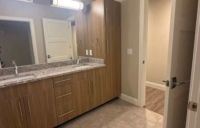 3 beds, 2 baths, 1,549 sqft, $2,600, Unit 301