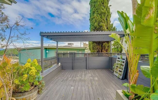 Spacious 3 bed, 2.5 bath house for rent in Mount Washington area of LA