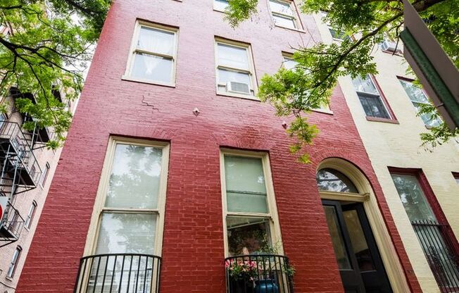 10 E. Read St