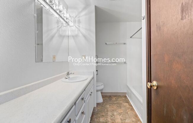 2 beds, 1 bath, 750 sqft, $1,499, Unit 1115 Washington Street Unit 4