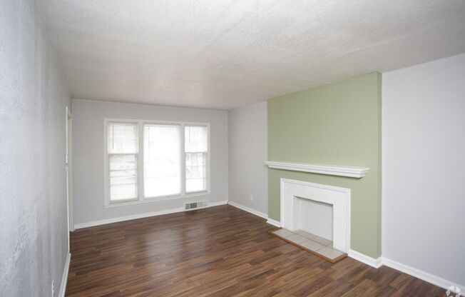 3 beds, 1.5 baths, 1,064 sqft, $1,480, Unit 5425 Plaza Lane