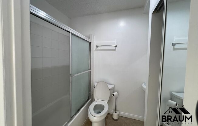 Studio, 1 bath, 450 sqft, $1,550, Unit 110