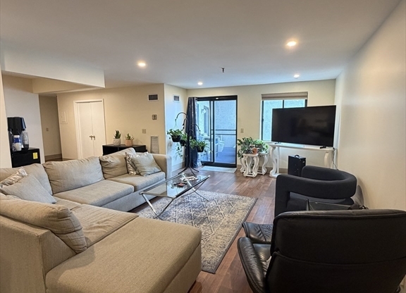 376 Ocean Ave #1005
