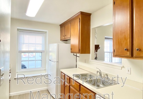 109 PKWY DR
