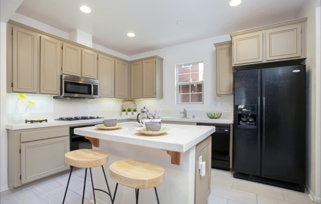 2702 ESCALA CIR