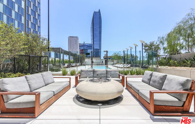 1 bed, 1.5 baths, 843 sqft, $2,950, Unit 2401