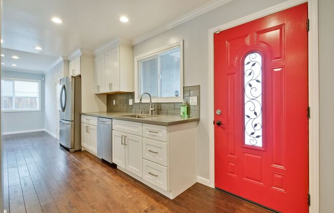 Excellent 4 bed 2 Bath Home!