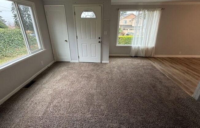 Alfi 23801 Duplex - Mountlake Terrace