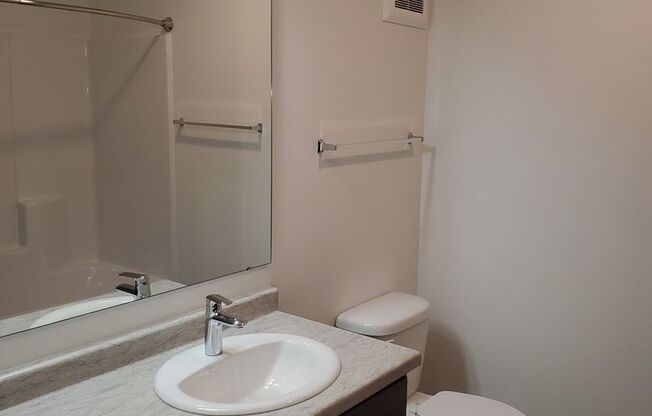 1 bed, 1 bath, 596 sqft, $850, Unit 214