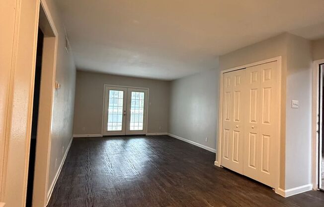 2 beds, 1 bath, 873 sqft, $948, Unit 01-0104