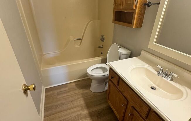 3 beds, 1 bath, $1,050