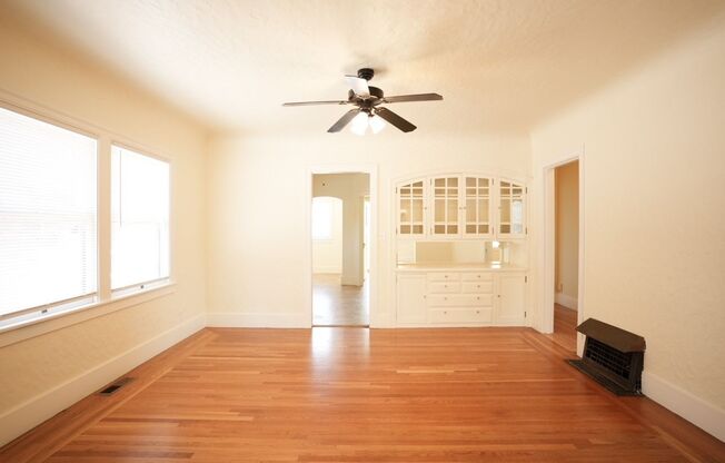 2 beds, 1.5 baths, $3,300, Unit 530-FR