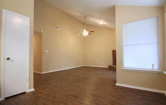 3 beds, 2 baths, $1,695