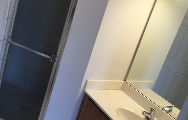 2 beds, 2 baths, 840 sqft, $1,877, Unit 4-0407