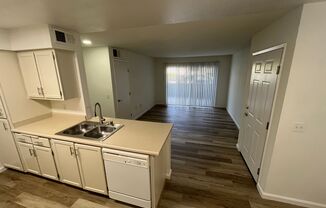 2 beds, 1 bath, 848 sqft, $1,900, Unit 1704