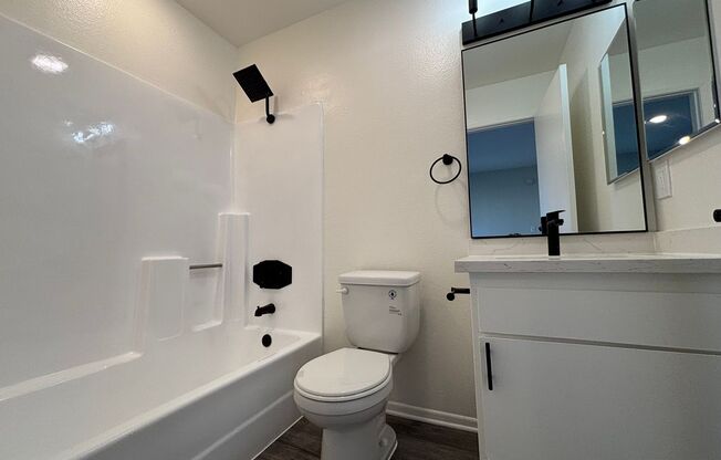 2 beds, 2 baths, 900 sqft, $2,198, Unit 224