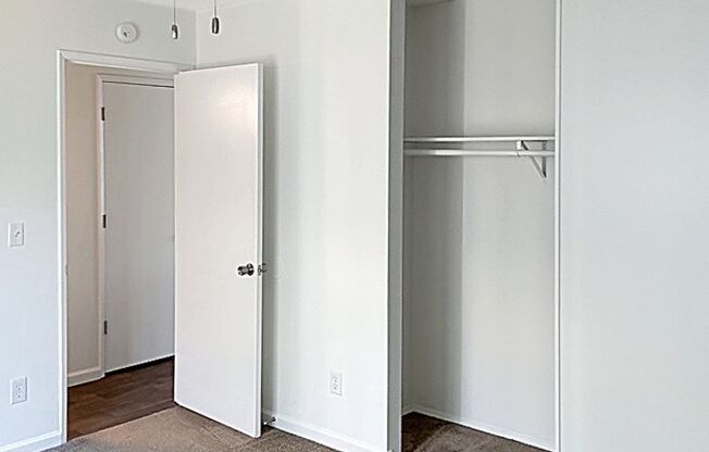 1 bed, 1 bath, 680 sqft, $1,330, Unit 56