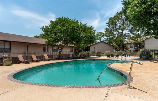 Lakeshore Landing Pool