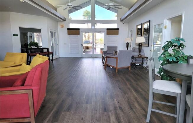 3 beds, 2 baths, $1,445, Unit # 4822