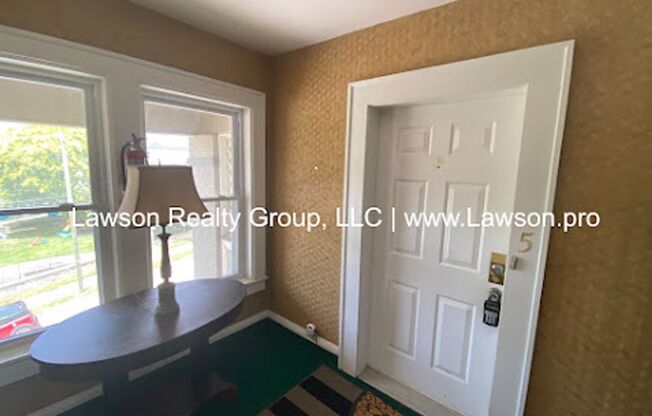 2 beds, 1 bath, 1,112 sqft, $1,295, Unit 928 2nd #5