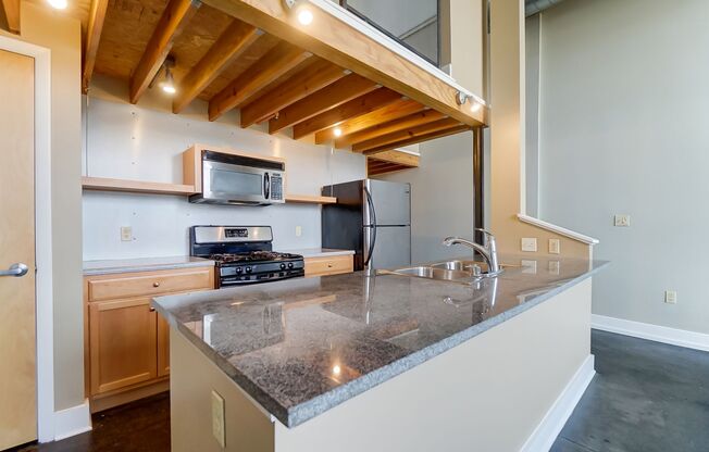 1 bed, 1 bath, 1,111 sqft, $1,613, Unit 3301-403