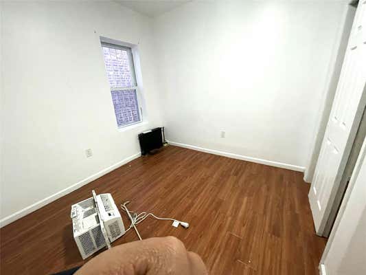 3 beds, 1 bath, 1,040 sqft, $3,500, Unit # FLOOR