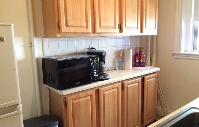 2 beds, 1 bath, 836 sqft, $3,400, Unit 03-001