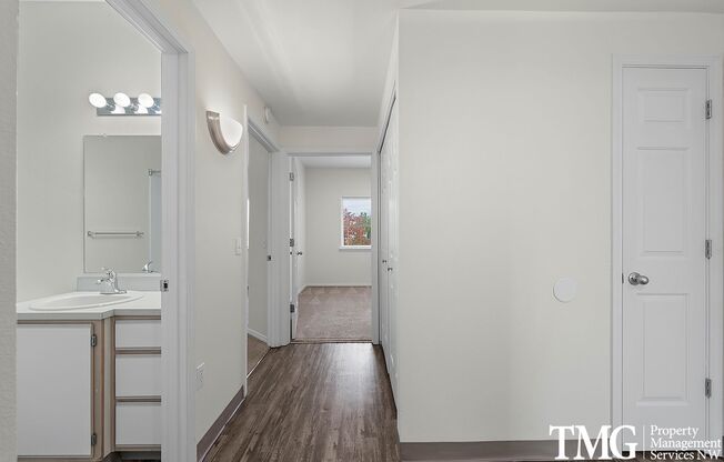 2 beds, 2 baths, 923 sqft, $1,625, Unit 223