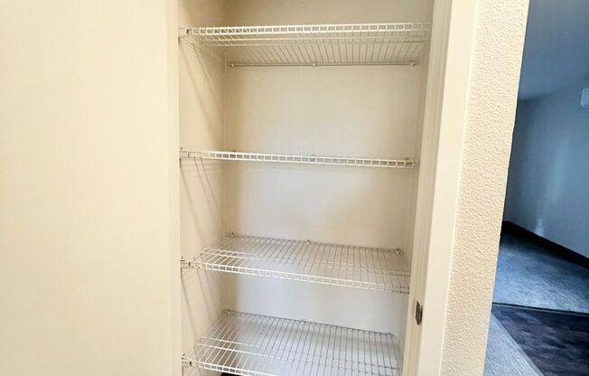 1 bed, 1 bath, 592 sqft, $1,327, Unit 70