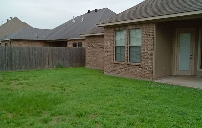 4 beds, 2 baths, $2,100