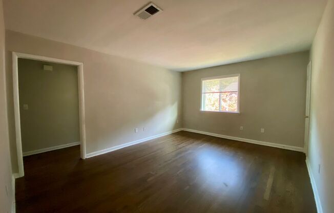 2 beds, 1 bath, 850 sqft, $1,570, Unit 485-C31