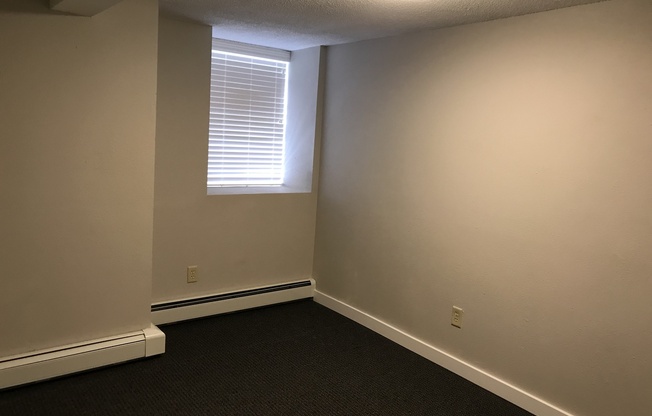 2 beds, 1 bath, 1,000 sqft, $925