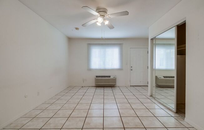 Studio, 1 bath, 420 sqft, $1,825, Unit 4