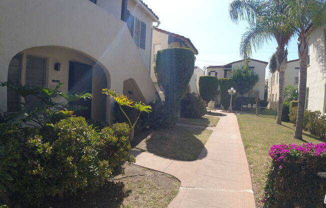 1511 12 AVE
