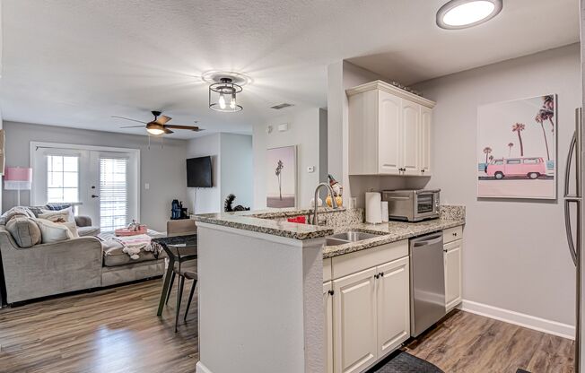 Oxford Terrace Phase I: 4/4 luxury apartment just 3 blocks from UF & 1 block from Sorority Row. Now Renting for Fall 2025!