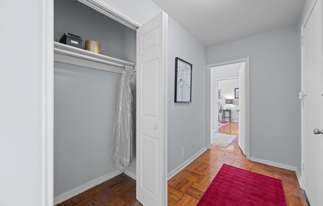 2 beds, 1 bath, 930 sqft, $1,625, Unit 415