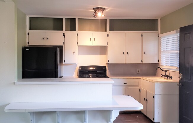 709 W 26th St Apt 13