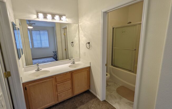 3 beds, 2 baths, $1,650, Unit # 203
