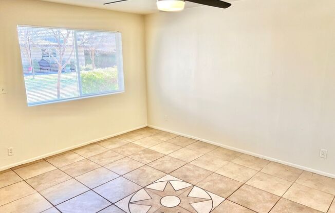 2 beds, 1 bath, $1,095