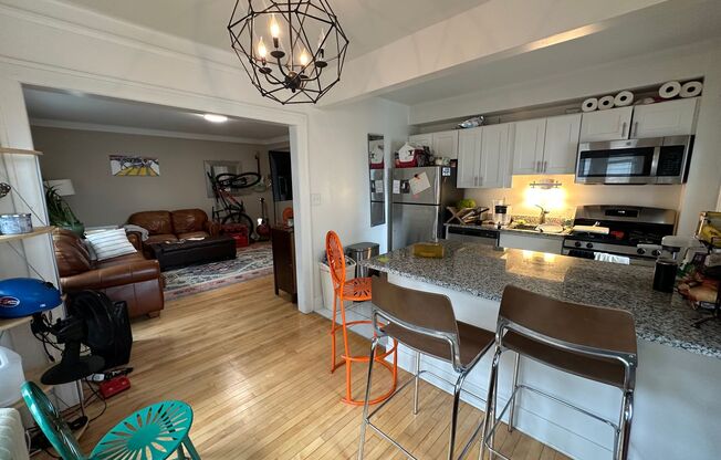 1 bed, 1 bath, 700 sqft, $1,325, Unit 57
