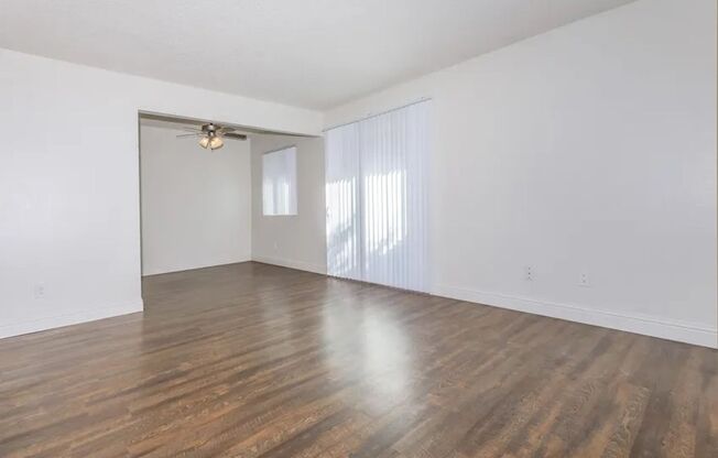 2 beds, 1.5 baths, 840 sqft, $1,420, Unit 14-209