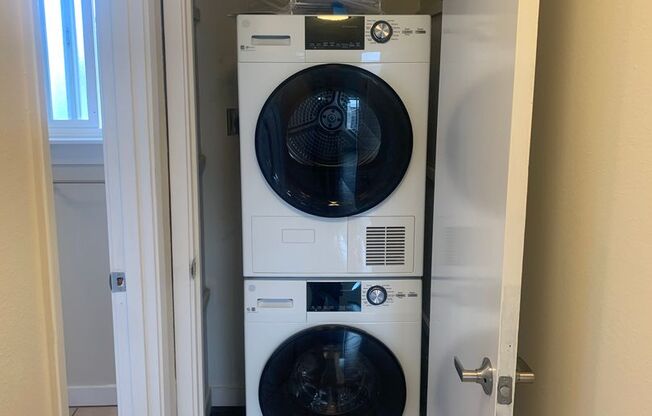 1 bed, 1 bath, 700 sqft, $1,395, Unit 124