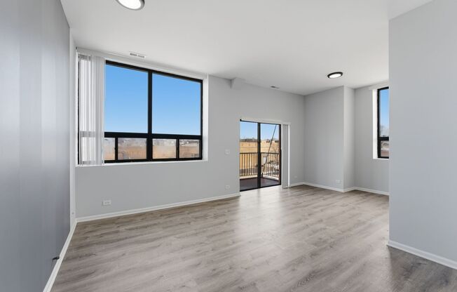 2 beds, 2 baths, 900 sqft, $2,550, Unit 212