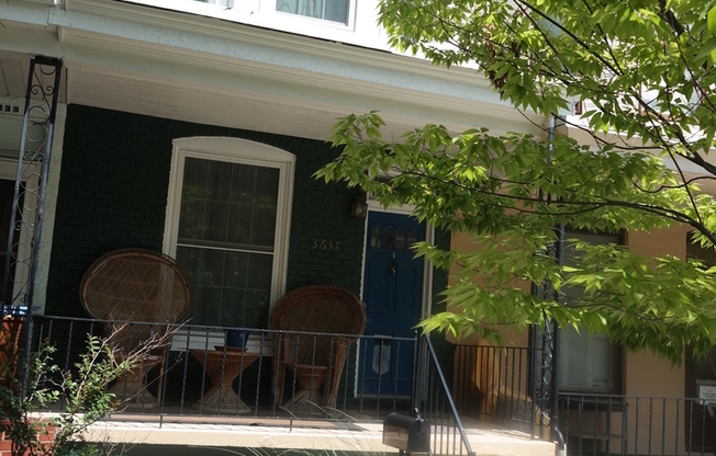 Charming 2 Bedroom/1 Bathroom Townhome in Woodberry, MD - Close to Light Rail!