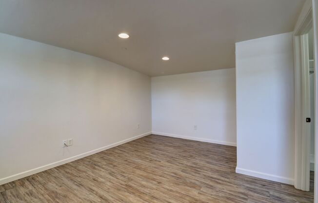 Studio, 1 bath, 288 sqft, $850, Unit Unit 26