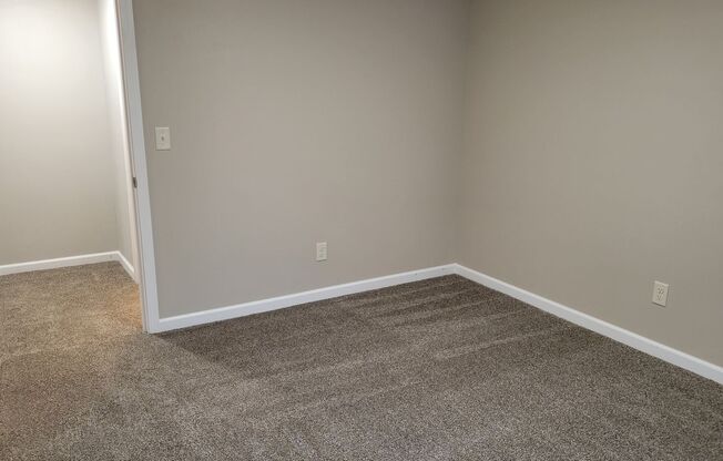 2 beds, 1 bath, $1,200, Unit Apt #2